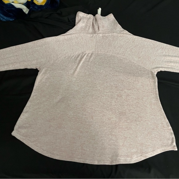Junior’s No Comment Plus funnel neck pullover top in size 3x - Picture 5 of 9